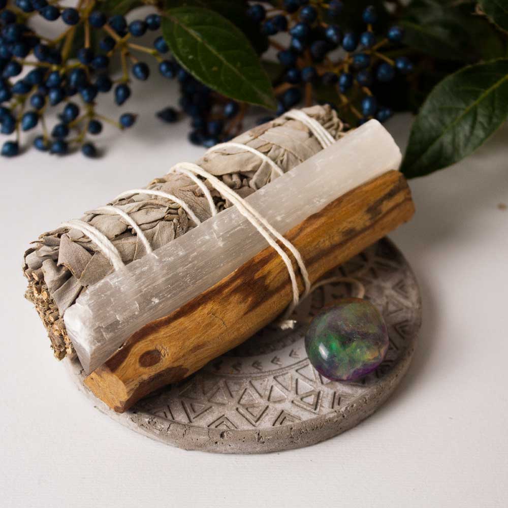 Atado-salvia-palosanto-selenita-flourita-kibanashop-01