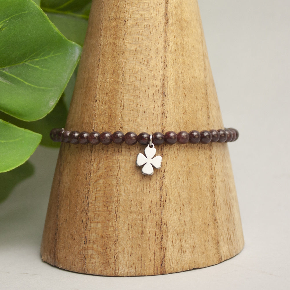 Pulsera_fina_granate_trebol_kibanashop_01_-_copia