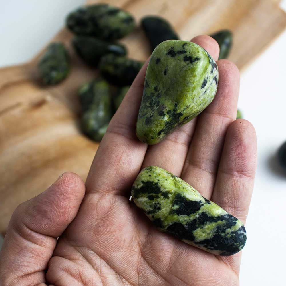 nefrita-de-jade-rodado-kibnashop-05