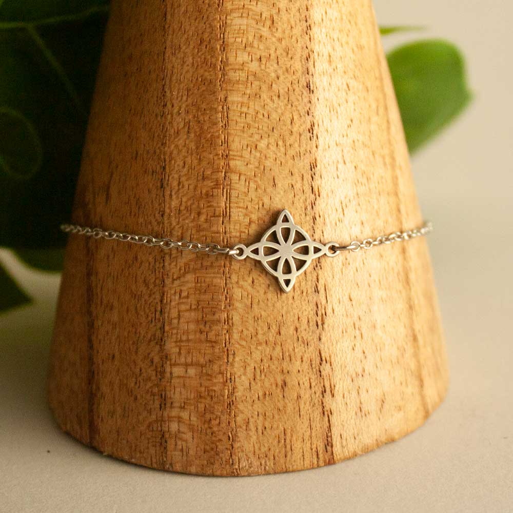 Pulsera de Acero con Nudo de Bruja