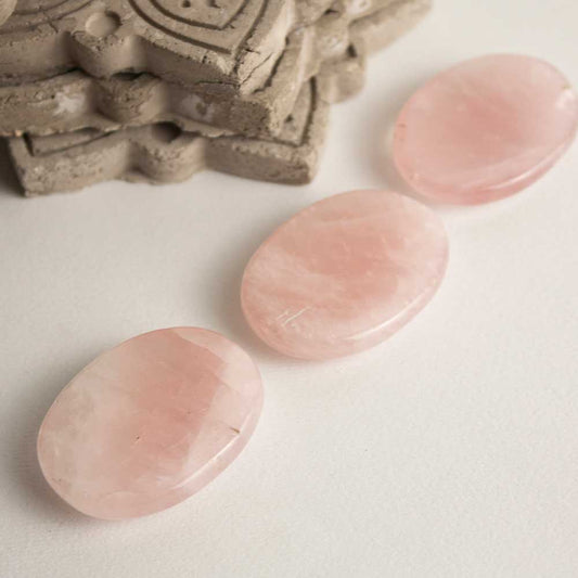 piedra-pulgar-cuarzo-rosa_kibanashop_2